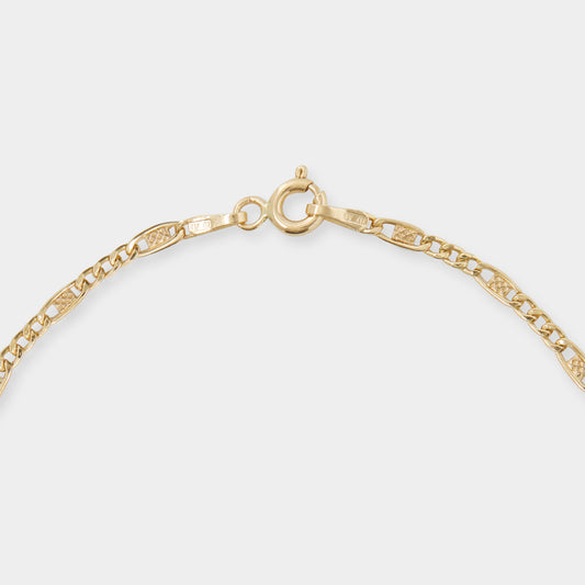 18K Yellow Gold Figaro Embossed Link Chain Bracelet