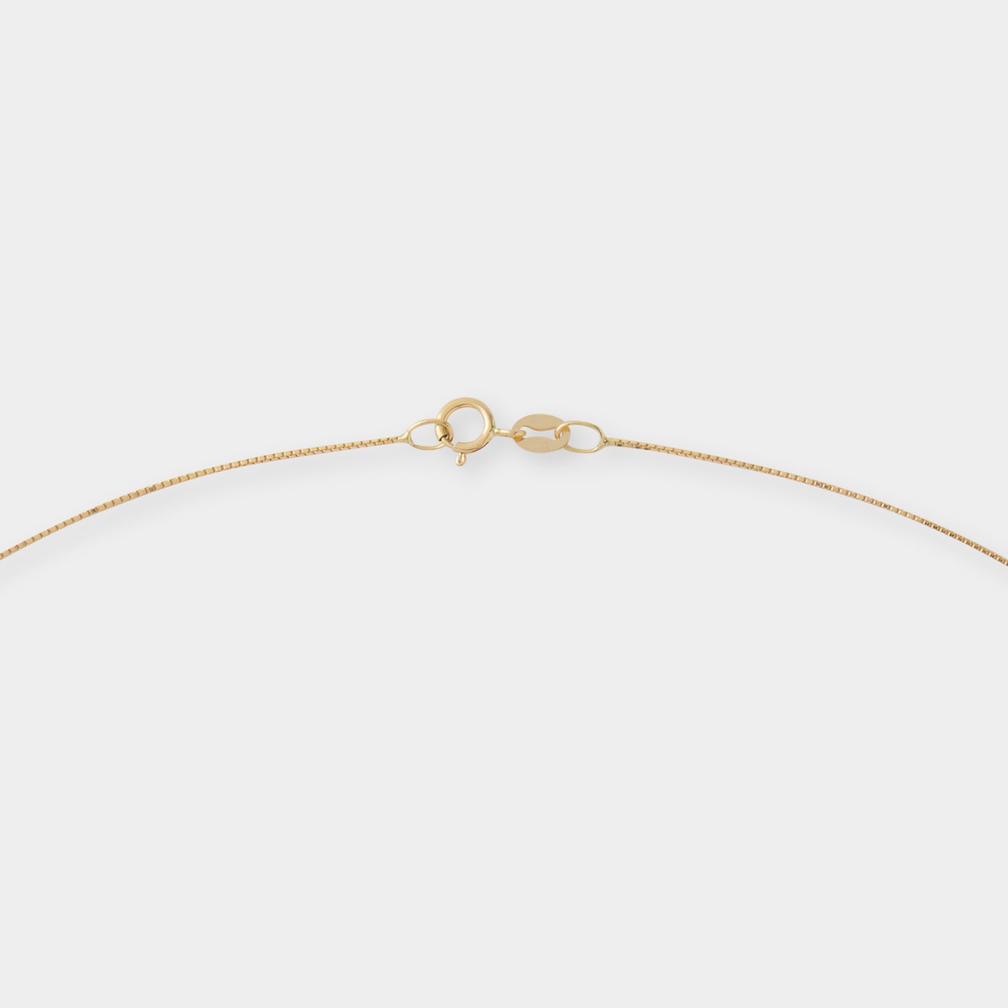 18 K Gold Box Chain Necklace & Horse Shoe & Horn with Sapphire