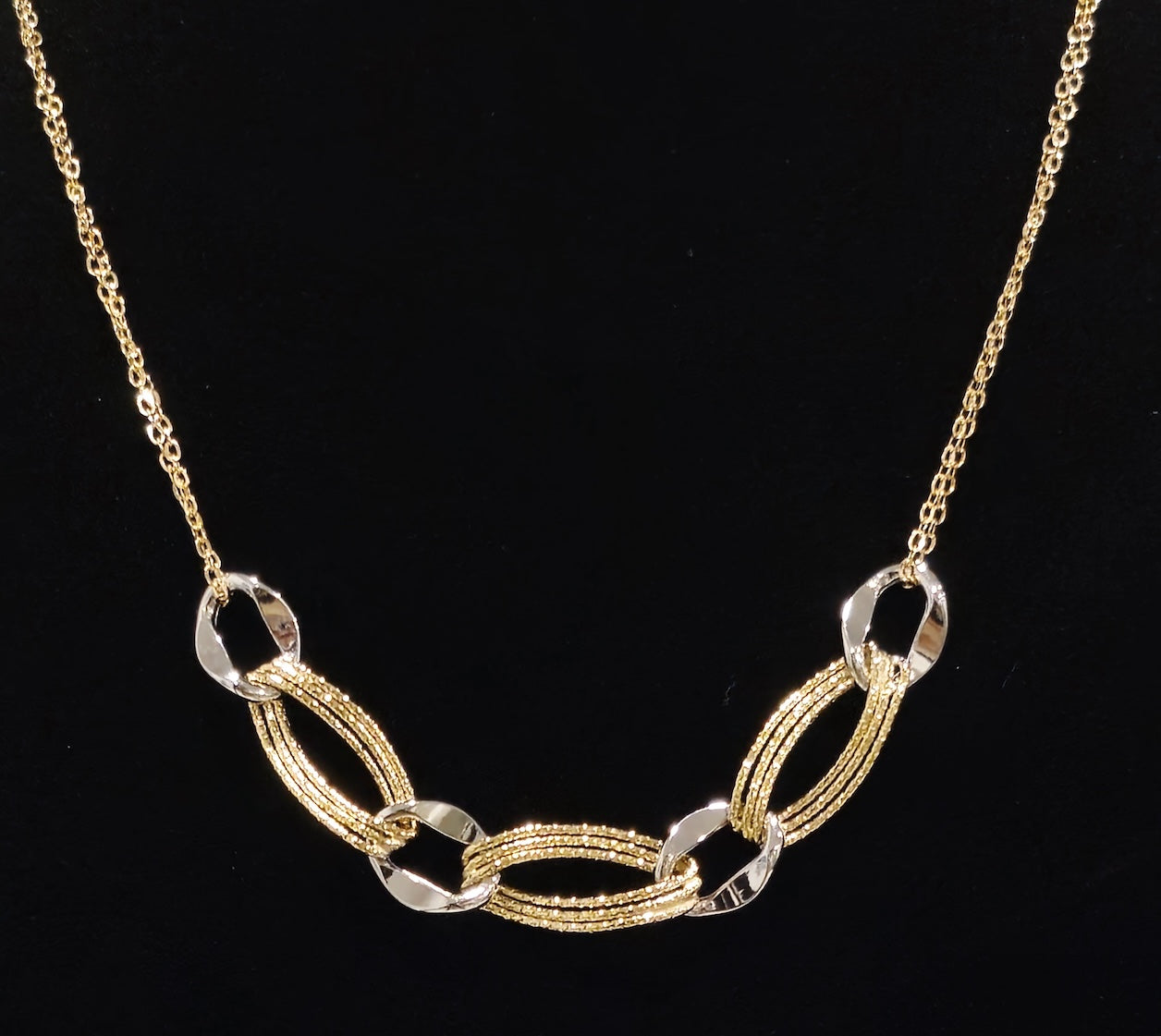 18K Gold 2 Tone Twin Oval Link Chain  5.2 gr, Length 44cm