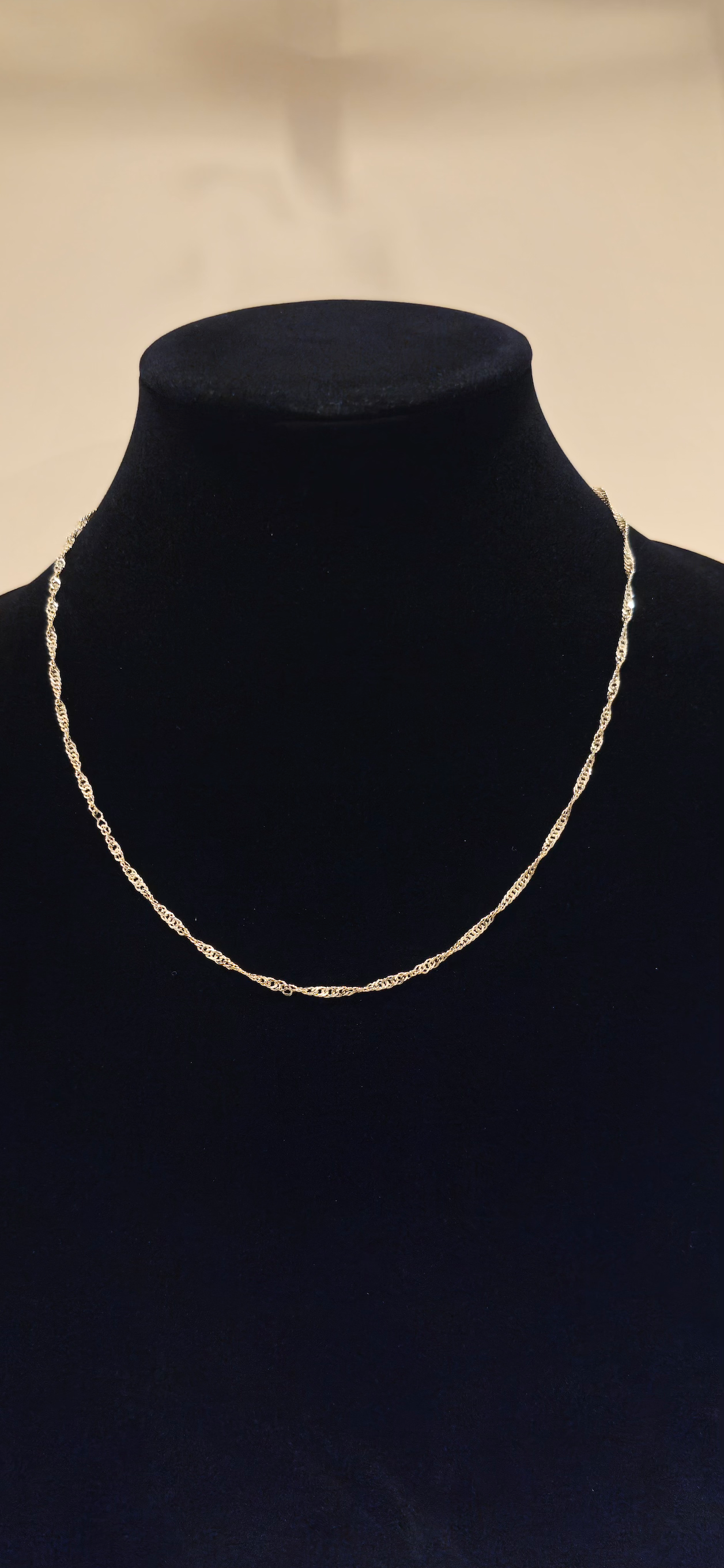 18K Yellow Gold Singapore Chain Necklace  2.6 gr  Length 50