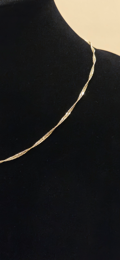 18K Yellow Gold Singapore Chain Necklace  2.6 gr  Length 50