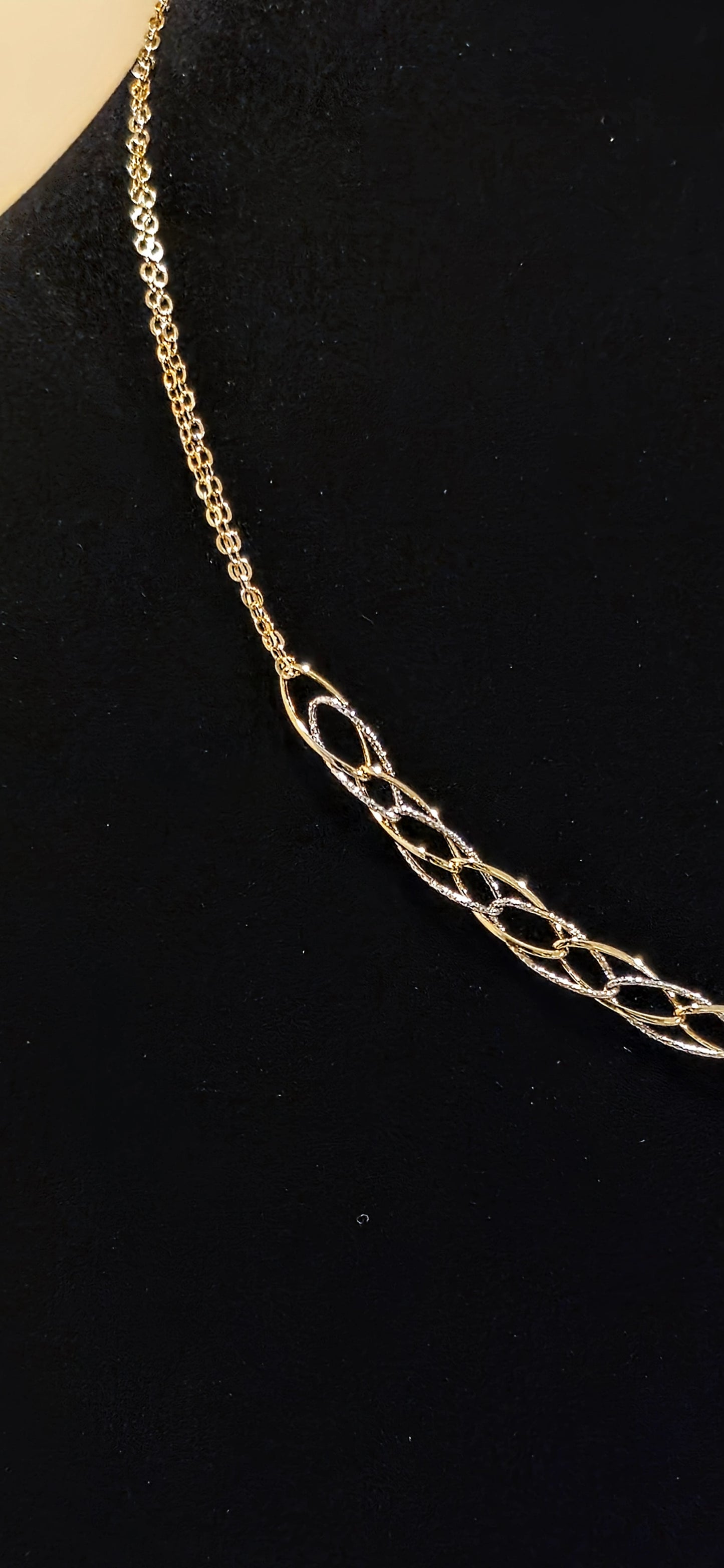 18K Gold 2 Tone Twisted Twin Link Necklace 2.5 gr, Length 44cm