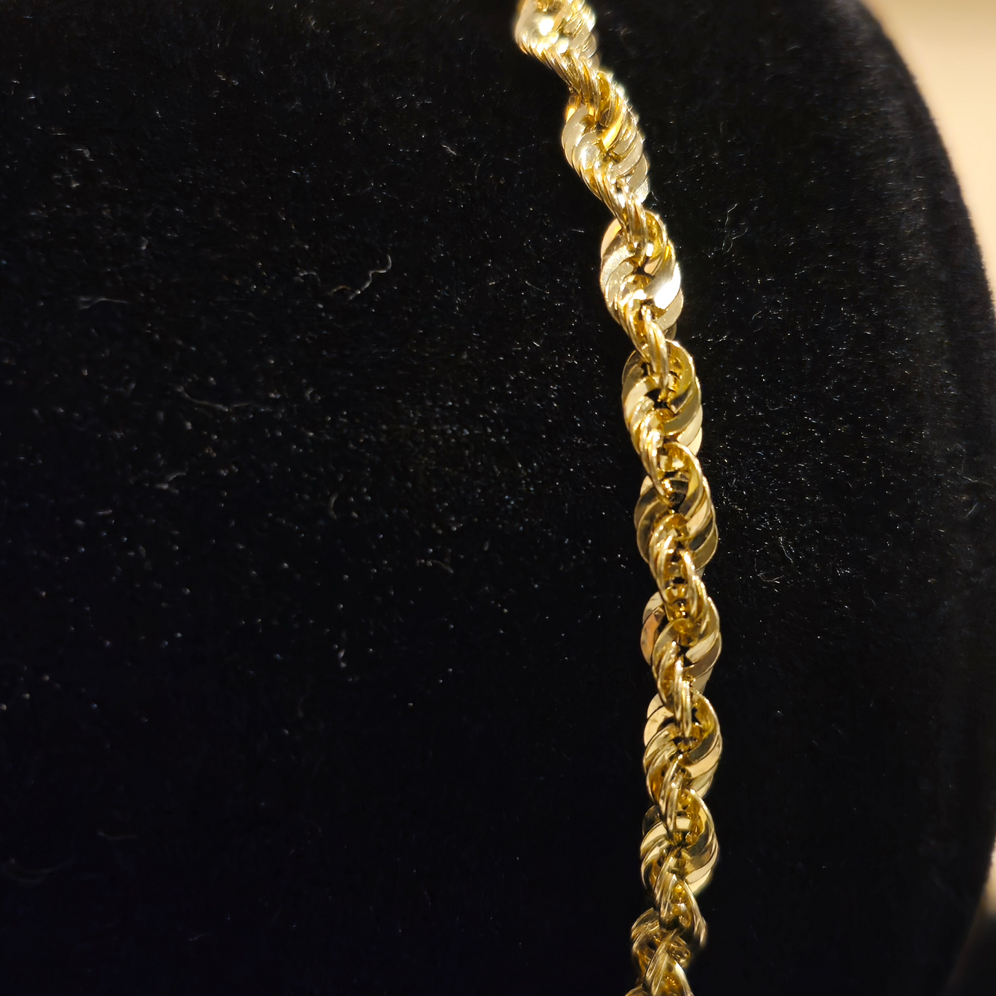 18K Gold Singapore Bracelet  1.5gr  length 17.5cm