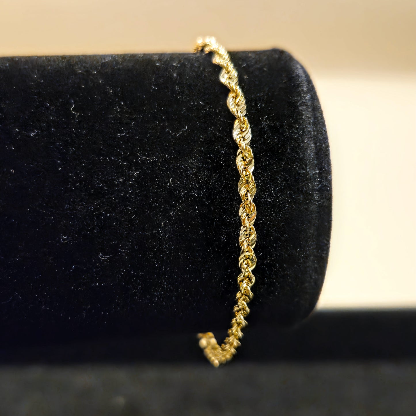 18K Gold Singapore Bracelet  1.5gr  length 17.5cm