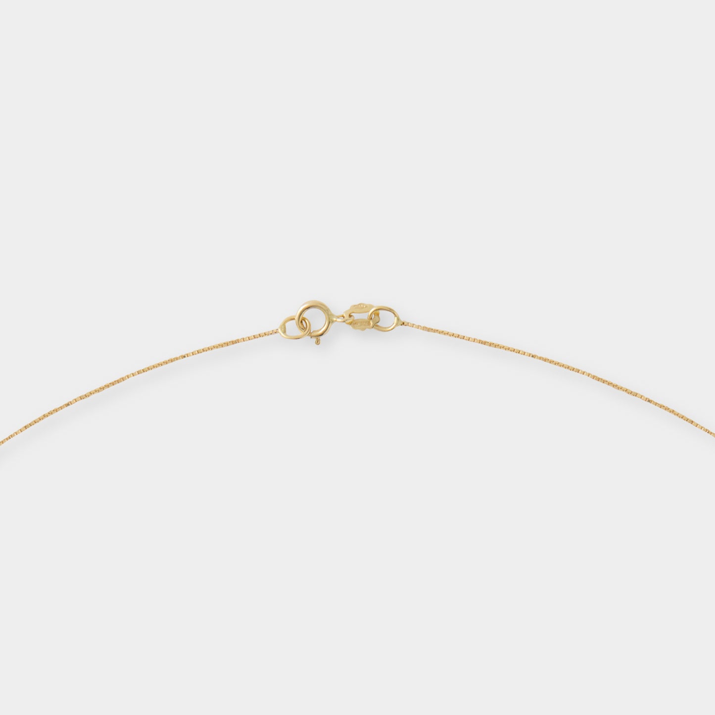 18 K Gold Box Chain & Trinity Sapphire Pendent