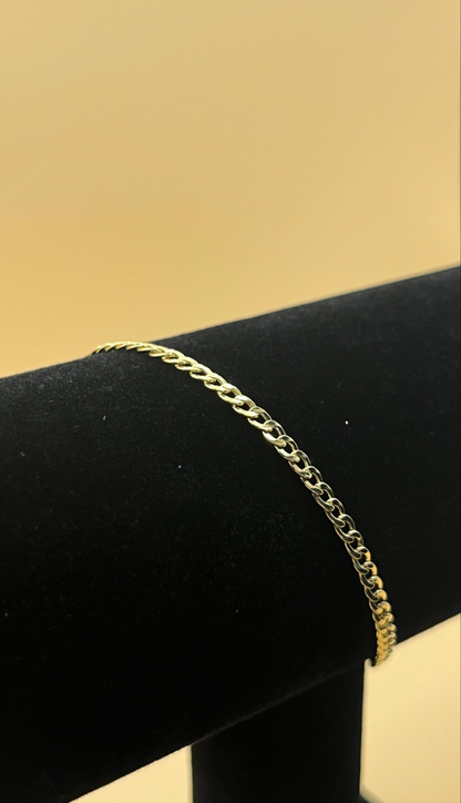 18K Yellow Gold Bracelet Curb Chain 3.3 gr. Length 21 cm.