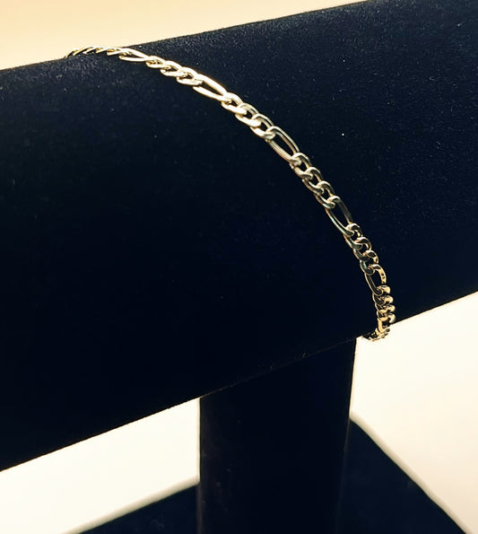 18K Yellow Gold Bracelet Figaro Link Chain 1.9 gr. Length 18.5 cm.