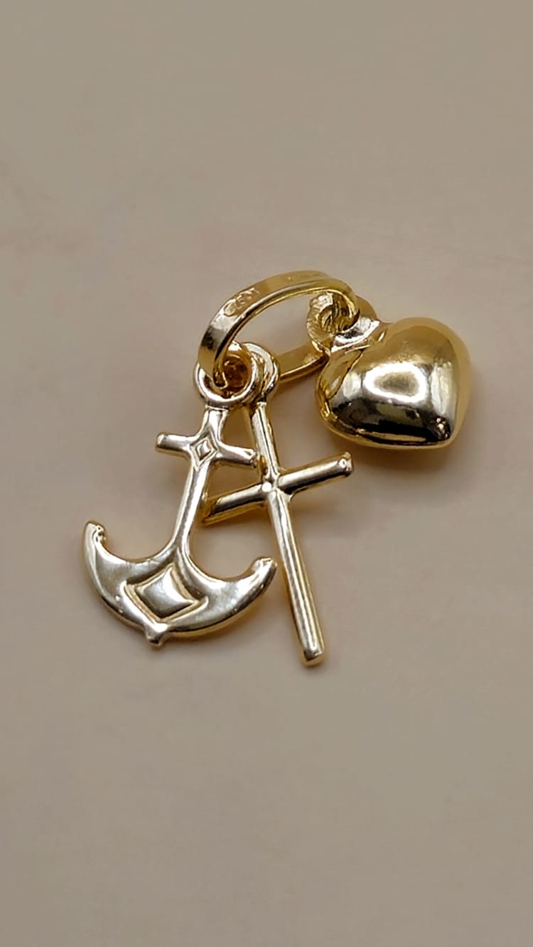 18K Yellow Gold Faith, Hope & Charity Charm 0.85gr