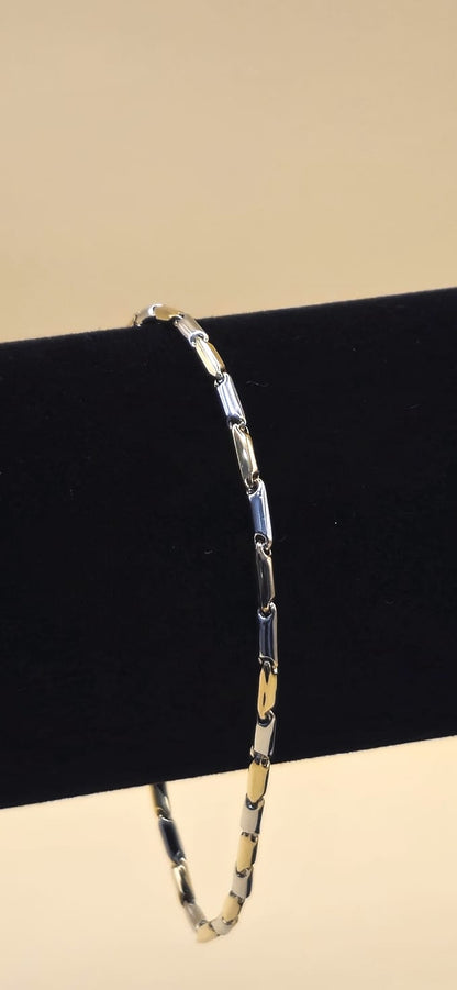 18K Yellow & White Solid Gold Bracelet 3.90gr   Length  20 Cm